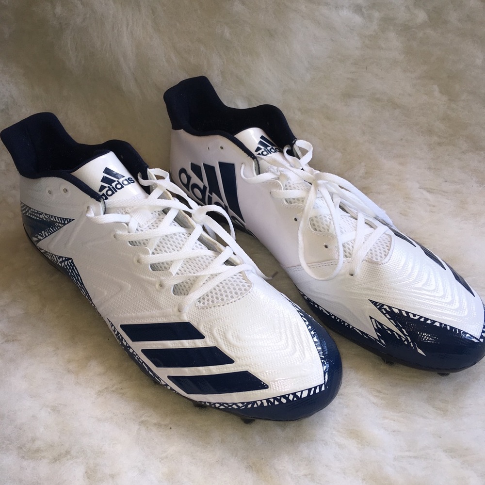 NWOT Men’s Adidas Football ball Cleats